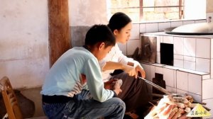 爬到半山腰,只为挖一箩筐又糯又甜的红薯【滇西小哥】