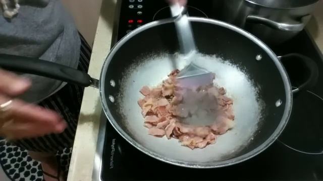 Spaghetti Carbonara Creamy Style By Global Cuisine