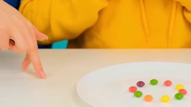 Едим Без рук vs Одной рукой vs Двумя руками Челлендж | Смешные Челленджи от Trend DO Challenge смотреть онлайн