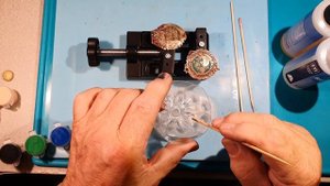 Холодная эмаль на древних значках.