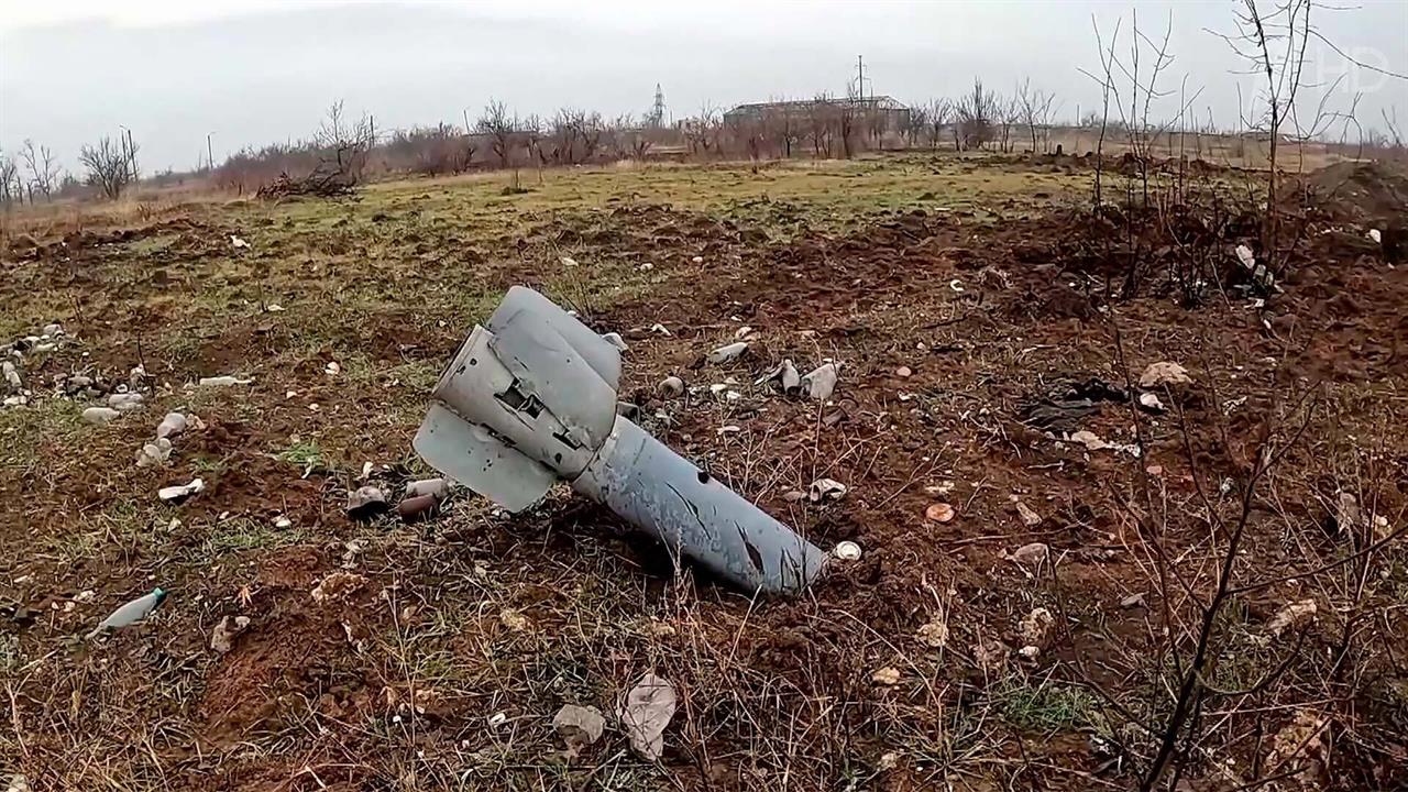 Российские саперы исследуют территорию в освобожденном Угледаре