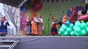 Частушки. Раздайтеся, разойдитеся! Дайте, дайте ходику веселому народику!