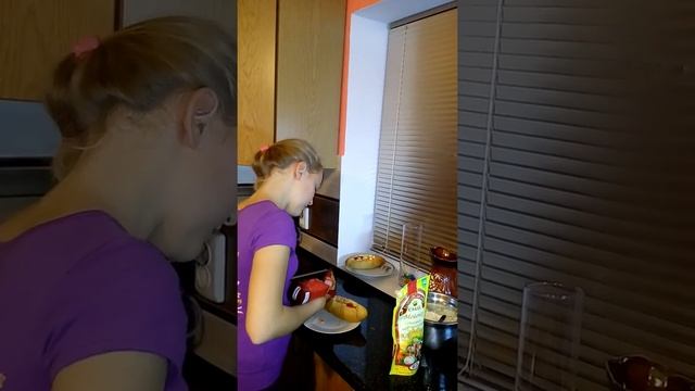Делаем Хот-Дог в домашних условиях) смотреть онлайн