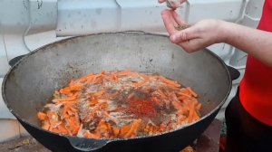 УЗБЕКСКИЙ ПЛОВ В КАЗАНЕ НА КОСТРЕ.#баранина#овощи#