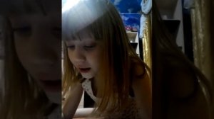 Пою песню -Мама, без ума тебя люблю я