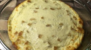 Творожная запеканка с яблоками и корицей