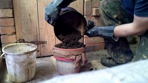 Выплавка воска без воскотопки. Smelting wax without waxing