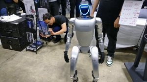 NEW AI HUMANOID ROBOT SHAKES INDUSTRY - UNITREE G1 - (OUTPERFORMS TESLA BOT AND BOSTON DYNAMICS)