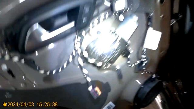 Как снять обшивку двери со снятием стёкол Volkswagen Amarok 1 ➤ Пошаговое руководство смотреть онлайн