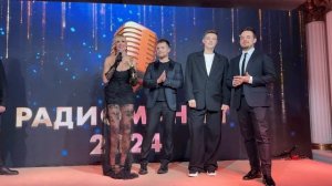 Мы забрали два золотых микрофона! Восток FM на премии «Радиомания-2024»