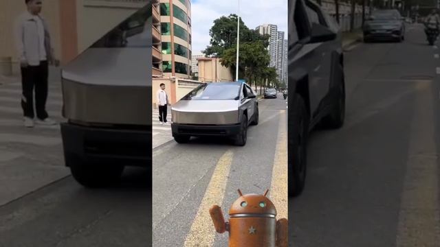 Tesla Cybertruck попала на ребилдинг...