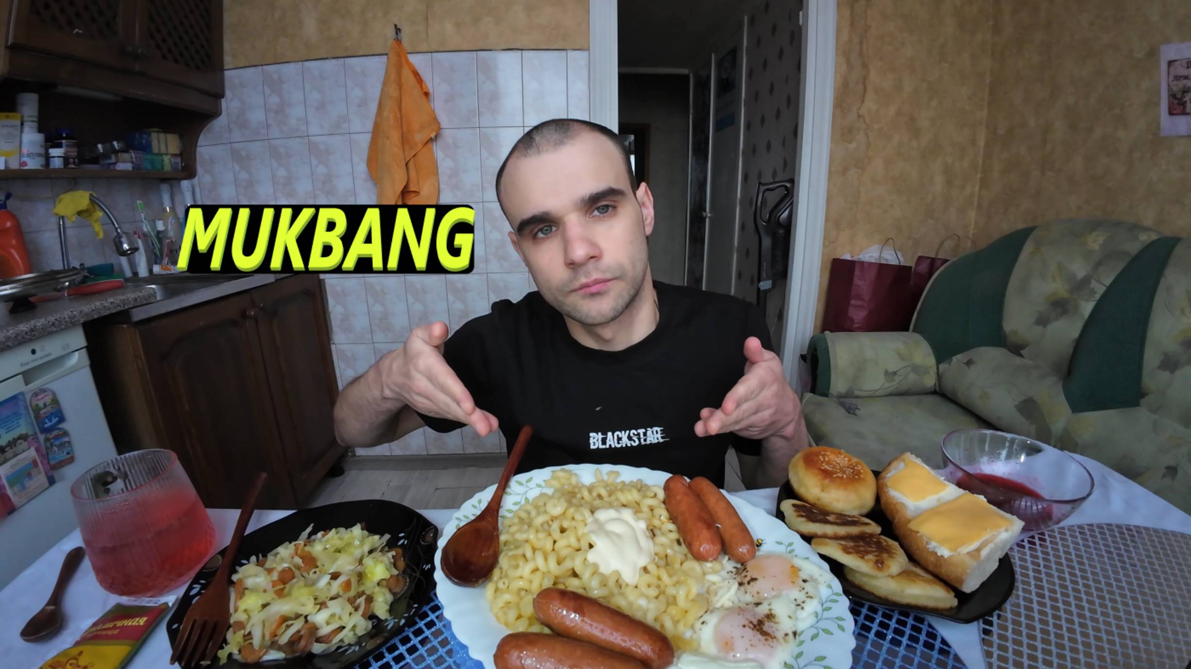 МУКБАНГ СОСИСКИ ЖАРЕНЫЕ / МАКАРОНЫ / ЯИЧНИЦА / БУТЕРБРОД / EATING MUKBANG ASMR АСМР