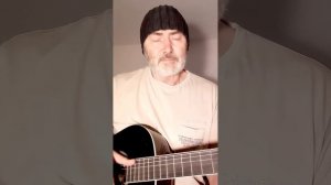 Иволга поёт над родником