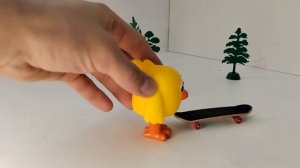 Ми-ми-мишки катаются на скейтборде 2