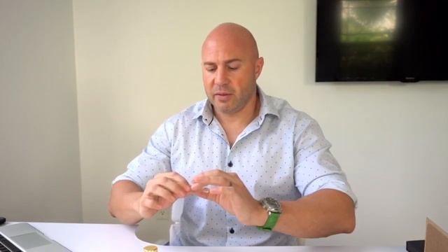 Escentric Molecules Molecule 04 - Maybe its just me... смотреть онлайн