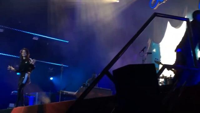 Lana Del Rey is Bancelled, Blood смотреть онлайн