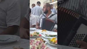 Заур Алибеков на свадьбе у друзей в Дербенте. Душевная даргинская песня 👍🔥🔥🔥👏