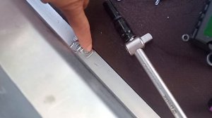 Установка скоб для крепления груза в прицепе легкового автомобиля.