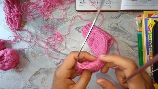Красивые носочки с косами на круговых спицах легко и просто