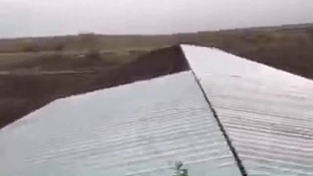 Работаем на крыше монтаж Профнастила. смотреть онлайн