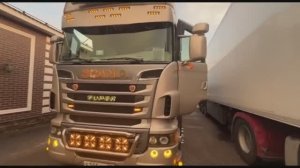 Встретила скамейку из инстаграма! И наконец-то купила шторы))) #женщинадальнобойщик