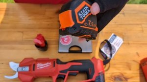 Обзор и тест аккумуляторного секатора Milwaukee M12 BLPRS-0