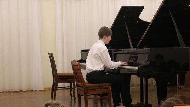 Э.Григ. "Минувшие дни" Исп. Константин Шоломицкий.