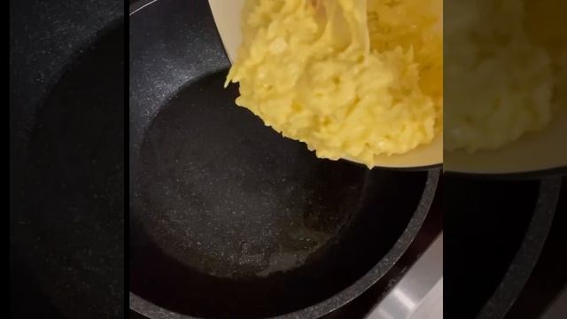 Мега быстрый завтрак из сыра 🧀 #food #хачапури #еда#быстрыйзавтрак