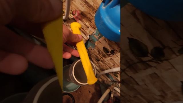 И такое бывает. Установили Валик вместо картриджа. This WEIRD Plumbing Hack Will Blow Your Mind?