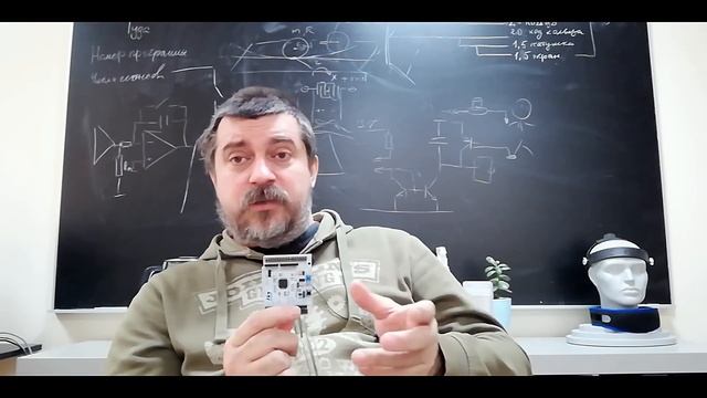 Микроконтроллеры Начало. С чего начать изучение микроконтроллеров. Как выбрать. Как программировать.