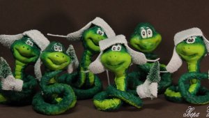 Маленькая змейка