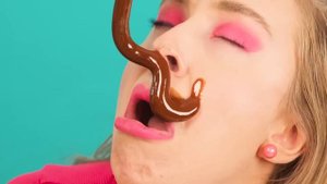 Откуси Лизни или Ничего Челлендж | Смешные Cитуации от TeamTeen Challenge