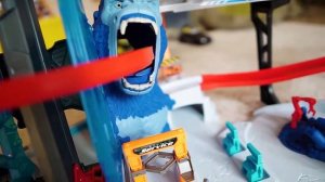 Zuru Metal Machines Pista Gorilla Luci e Suoni-cool races with our favorite METAL MACHINES