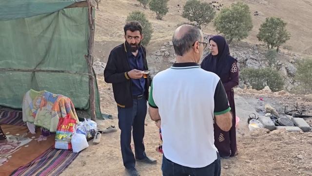 Nomadic Life: Packing food and helping nomadic people by engineer Babazadeh