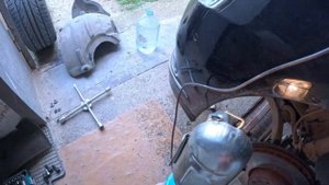Замена/дефектовка бачка омывателя на V-6 Мерседесе Е-класса, W212 E300 М272. Все процессы.