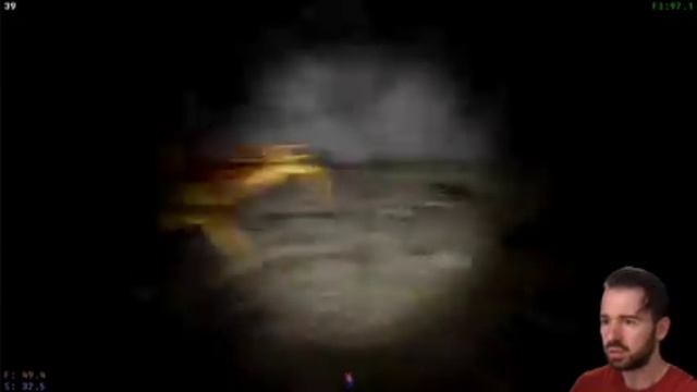 нашёл огромную сороконожку в Печерах