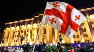 Выборы президента стартовали в Грузии. Протестующие начали собираться у здания парламента