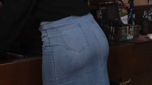 ASMR . You're in the hands of a woman.
АСМР . Ты в женских руках.