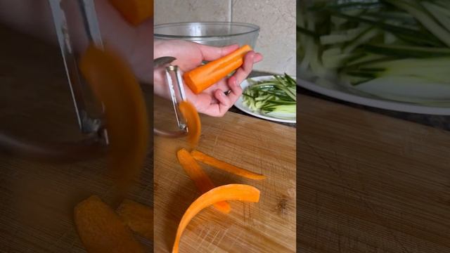 ЛЕТНИЙ САЛАТ С КАБАЧКАМИ #рецепты