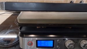 Стейк из свинины на гриле DeLonghi