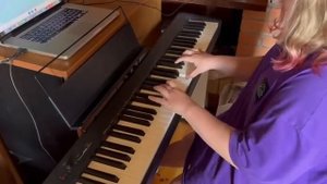 Milana. Длинные арпеджио в Ре мажоре в 2 октавы.