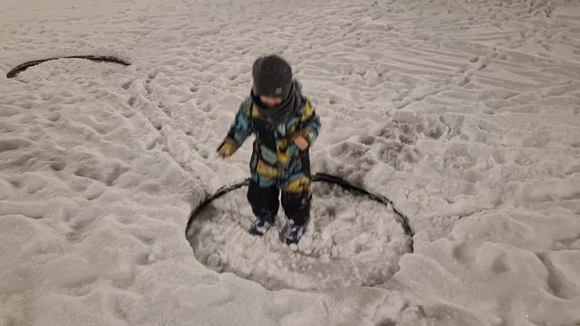 Радуемся снегу с детьми ❄️🌨☃️🛷🎄 смотреть онлайн