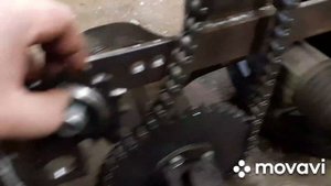 вариант натяжителя(успокоителя) приводной цепи для минипогрузчика(минитрактора).