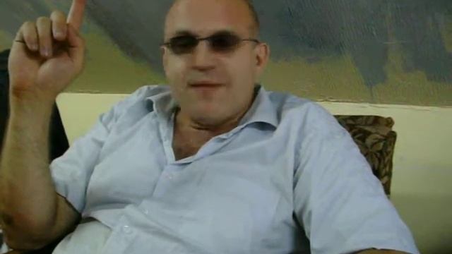 Читаю на французском Беранже смотреть онлайн