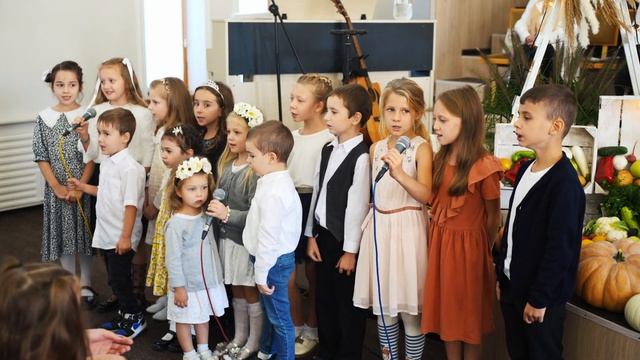 Песня от детей - "Маленькие детки много не знают" смотреть онлайн