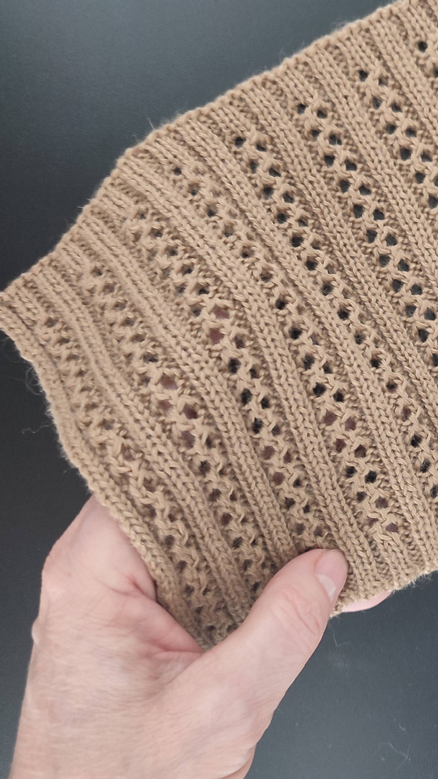 Узор от Max Mara на вязальной машине по подписке на моих каналах. Ссылки в описании. смотреть онлайн