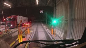 На Тандере быстро выгрузили. Деловые Линии готовят стоянку на новогодние каникулы. Расцепка П/П.