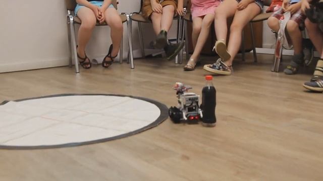 У нас в клубе гости! Глаголь смотреть онлайн