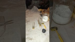 Снаряжение дальнобойного патрона 12 калибра. Буфер-крахмал. Снаряд в пакете.