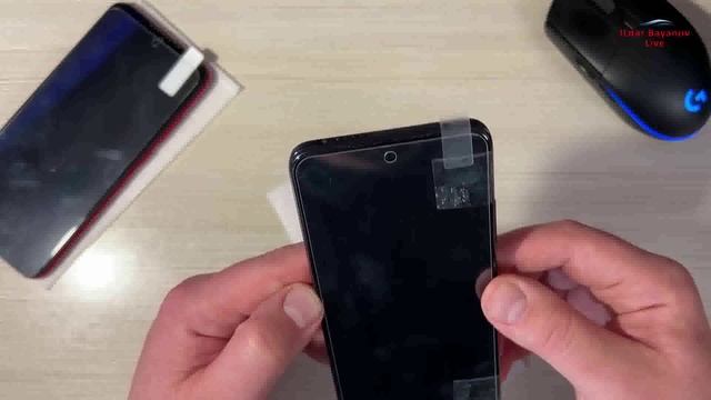 Как идеально и легко наклеить защитное стекло на смартфон 👈 справится и ребёнок